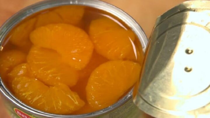 Desivý dôvod, prečo mandarínky v konzerve vyzerajú tak „čisto“!