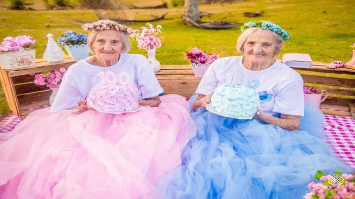 100-ročné dvojičky oslávili svoje narodeniny fantastickým fotením…