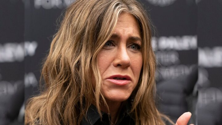 Jennifer Aniston má toho dosť. Hovorí, že ženy nemusia byť matkami ani manželkami, aby boli „kompletné“…