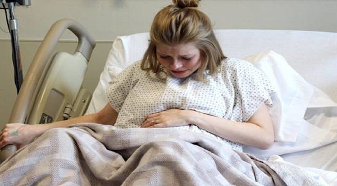 Tehotná manželka omdlela. Odviezli ju do nemocnice a po chvíli lekári vyšli z operačnej sály s plačom!
