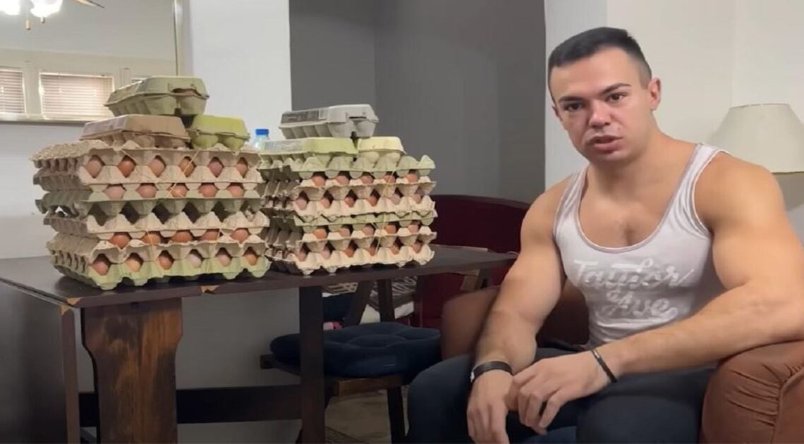 Fitness tréner zjedol 300 vajec za 10 dní: Toto sa stalo s jeho zdravím…